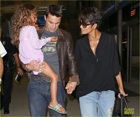 Halle Berry Mother Star Producer Photo Celebrity