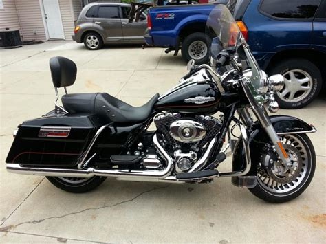 The bike is powered with a rubber mounted twin cam™ 103 motorcycle engine that is new for 2011. Harley Davidson Road King Police motorcycles for sale in Ohio