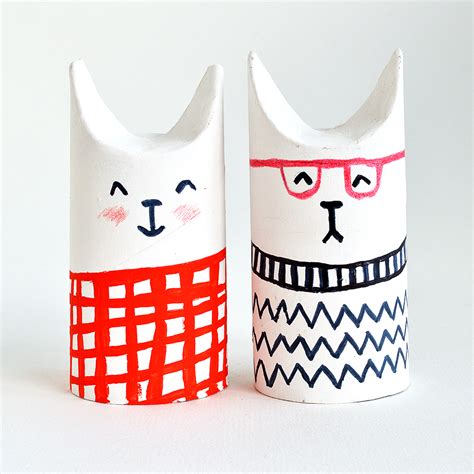 Wie wär´s mit einem glücksbrief in form eines vierblättrigen kleeblatts und verpackt in einem herzen? 20 DIY Toilet Paper Roll Craft Ideas - Bright Star Kids