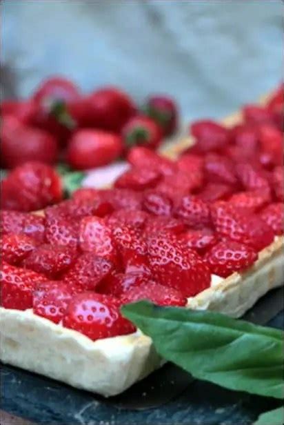 Tarte aux fraises et crème pâtissière au basilic de Cyril Lignac