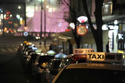 Туристи су ушли у такси на Славији, а вожњу су платили 11.800 ДИНАРА ...