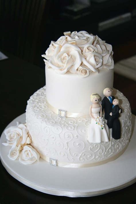 the 2 tier wedding cakes can become your choice when creating about wedding cake