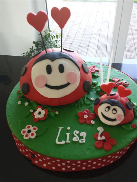 Eigelb, zucker, eier, salz und zitronenabrieb unter ständigem rühren kurz auf ca. B-Day Kuchen Marienkäfer | Cake, Gingerbread house, Fondant