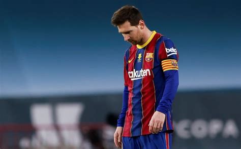 Muchos de vosotros nos habéis llamado preguntando si la tarjeta roja en el procedimiento de asilo en españa permite trabajar o no. Tarjeta roja para Lionel Messi por agresión en Supercopa ...