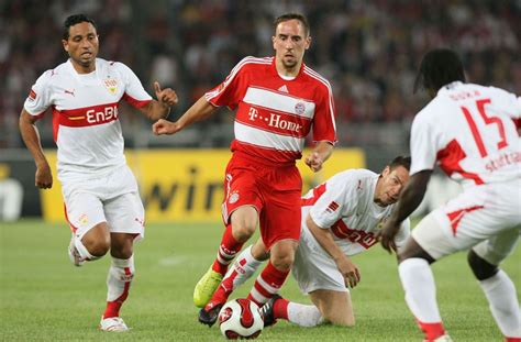کریستیان قنتنر (azb) media in category christian gentner. Bundesliga anno 2006: Christian Gentner im Duell mit ...