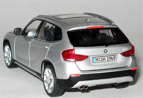 The e84 bmw x1 is a subcompact luxury crossover suv and was produced from 2009 to 2015. BMW X1 (E84) titansilber-met. Werbemodell Schuco ...