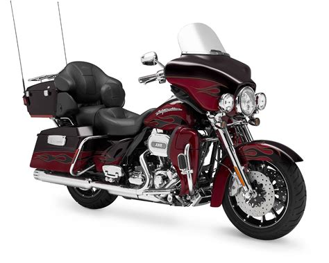 Rider readers often ask us to compare distinctive bikes such as the harley electra glide and honda gold wing, which makes us wonder if they've ever looked closely at either one. 2011 Harley-Davidson FLHTCUSE6 CVO Ultra Classic Electra Glide