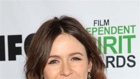 Emily Mortimer On Her New Hbo Series And Newsrooms Final Season
