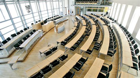 Duell zwischen cdu und afd. Landtag Sachsen-Anhalt: Wie konstituiert sich der Landtag?