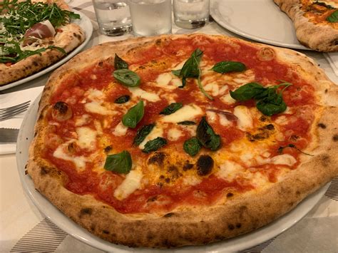 What Is Neapolitan Pizza Italiarail