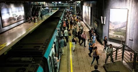 Metro De Santiago Hoy Cu L Es El Horario Del Transporte P Blico Este