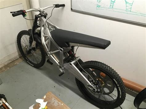 Last time we checked in he had the major components finished. De 25+ bedste idéer inden for Diy electric bike på ...