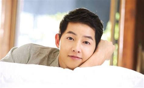 Born september 19, 1985) is a south korean actor. Song Joong Ki is descending into Singapore on 7 August ...