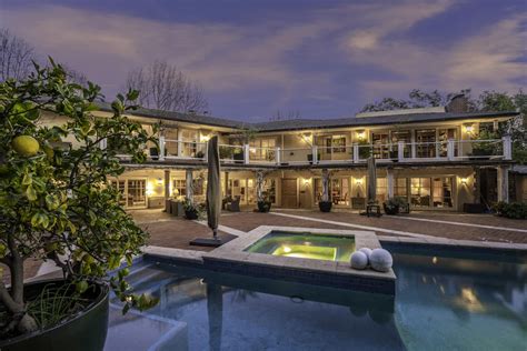 Pin By Josh Flagg On Luxury Pools Luxurious Backyard Beverly Hills