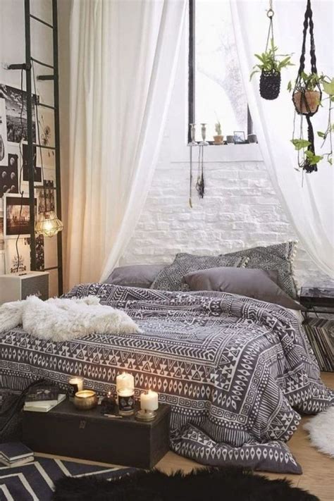 The plants help make the look pop. 30+ Popular Modern Bohemian Bedrooms Ideas # ...