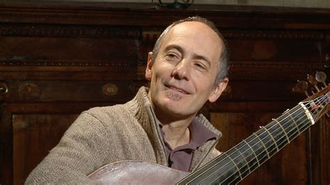 Es un conjunto (colección de objetos) no vacío y ing. Paolo Pandolfo (Viola da gamba) - Short Biography