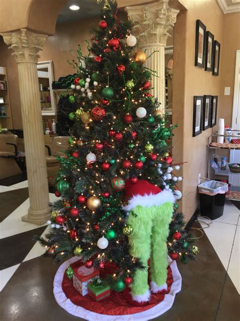 Grinch Tree Ideas De Decoración De Navidad Decoración De Navidad