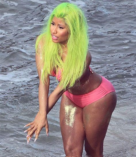 Nicki Minaj Shows Off Bikini Body In Starships Music Video Steamy