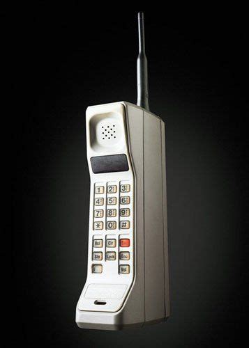 The Evolution Of Cell Phones Old Cell Phones Motorola Dynatac Old Phone