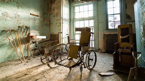 Abandoned Mental Institution With Dark History They Experimented On