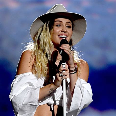 Miley Cyrus Gives Emotional Malibu Performance At The 2017 Billboard Music Awards E