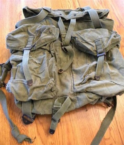 Authentic Vintage Vietnam Era Military Field Pack Or Alice
