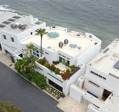 Where Does Halle Berry Live See Photos Of Her Malibu Mansion