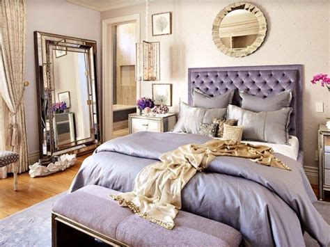Hollywood always need to be glamorous and it will only come from the mirrored decor and furniture add old hollywood glamour to any room. Hollywood Regency Bedroom Design Ideas - Decor Around The ...