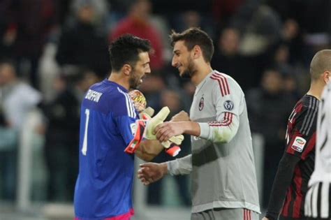 Le confrontiamo con quelle del suo grande predecessore. Donnarumma, il presunto erede di Buffon, è un portiere ...