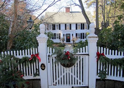 A Traditional New England Christmas | Christmas in england ...