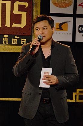 บริษัท อินเด็กซ์ ครีเอทีฟ วิลเลจ จำกัด (มหาชน) และไทยประกันชีวิต เสนอ. บอย ถกลเกียรติ จัดโชว์พิเศษ แถลงข่าวละครเวที ลอดลายมังกร ...