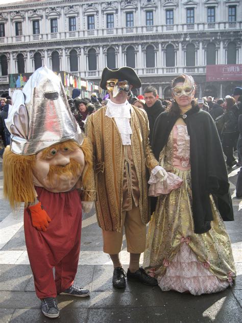 Venetian costumes | Venetian costumes, Masquerade mask costume ...