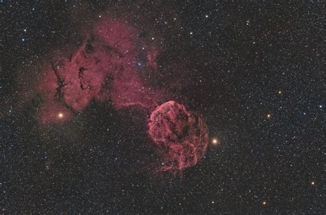 Sharpless 249 Y La Nebulosa De Las Medusas