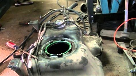 2005 Jeep Grand Cherokee Fuel Tank Removal, Fuel Pump Replacement 