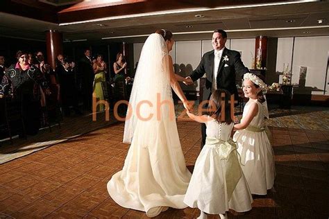 Hochwertige hochzeitskleider in großer auswahl an brautkleider brautjungfernkleider kaufen jetzt die glamouröse hochzeitskleider und genießen schnelles online shopping bei milanoo! hochzeitskleid bügeln | Hochzeitskleid, Hochzeit, Ideen ...