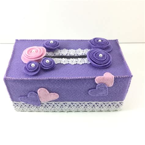 Can be made for any size. Felt rose tissue box cover #felt #diy home decor #felt ...