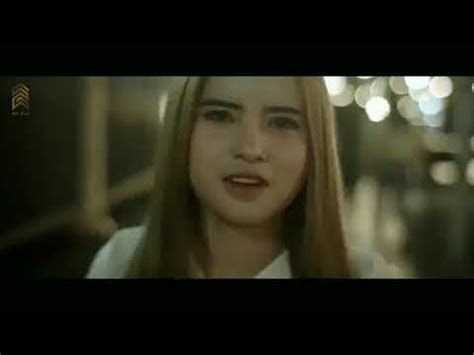 Check spelling or type a new query. Lirik Lagu Harusnya Aku Versi Sunda