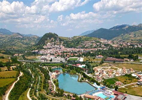 Il prezzo è da intendersi a notte.in zona tranquilla e pianeggiante affittasi incantevole casa di castel di sangro, frazione roccacinquemila affitto villa vacanze da privato. B&B Il Prugnolo, Castel di Sangro - Vivi L'Abruzzo