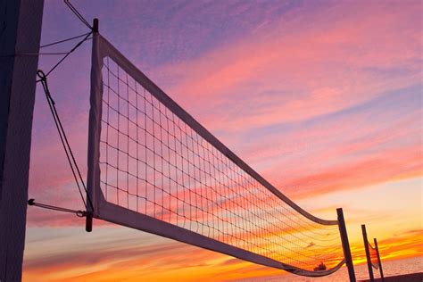 Beach volleyball was a demonstration sport at the 1992 summer olympics in barcelona, at which sinjin smith and randy stoklos won the men's tournament, and karolyn kirby and nancy reno won the women's. LA County Beaches Volleyball Courts - Beaches & Harbors