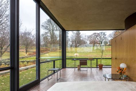 With a plot area of 3.5 acres. Philip Johnson > Glass House | HIC Arquitectura