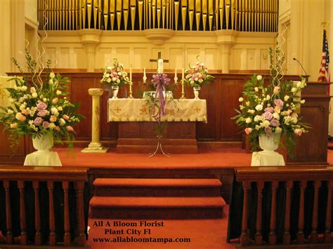 She will scatter flower petals and make her way to either the wedding party at the altar or her family in the crowd. Complete Church Alter | City flowers