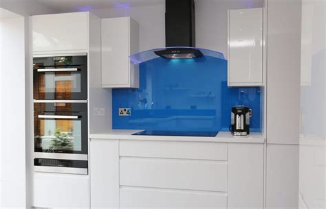 Is there a kitchen in dallas with blue splashback? Persian Blue Glass Splashback with Upstands - Glass ...