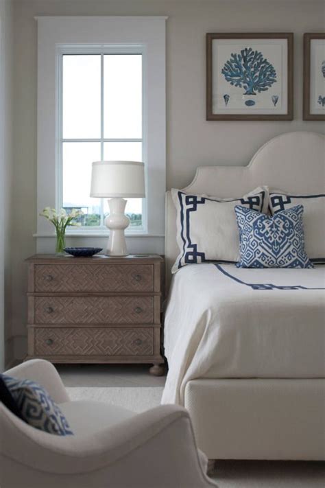 Add coastal decor to you bedroom with beachy bedroom accessories. Blue and white classic coastal bedroom | Coastal master ...