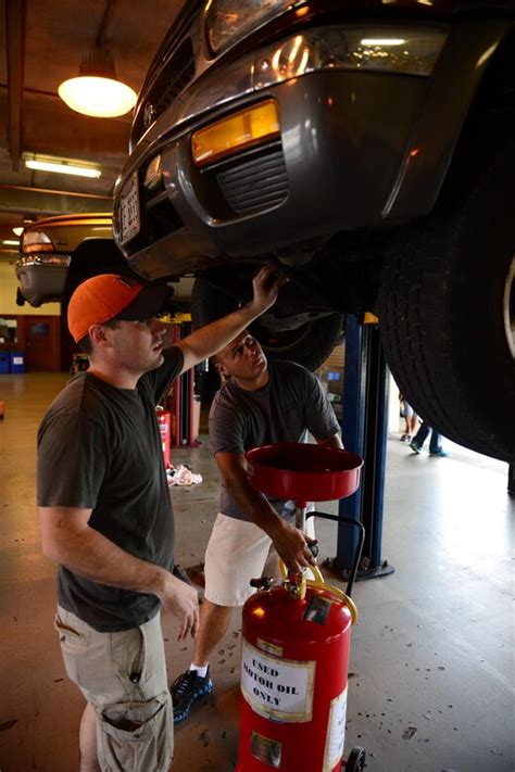 Can't close garage door with remote. Auto Hobby Shop empowers community for do-it-yourself repairs > Andersen Air Force Base > Features