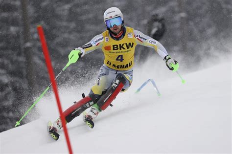 Alexis pinturault (fra) +0,95 sekunden. Sci alpino, Foss-Solevaag davanti a metà gara a Flachau, fuori Noel. Vinatzer lento - OA Sport