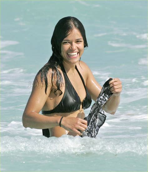 Michelle Rodriguez Shoves Seaweed Down Her Shorts Photo 78801 Michelle Rodriguez Photos
