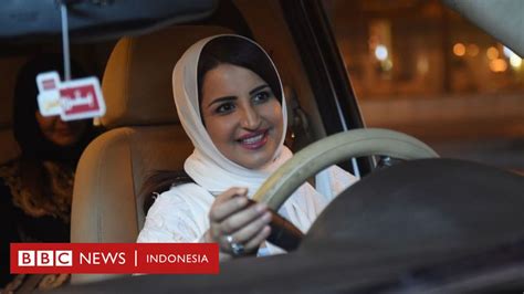 Arab Saudi Izinkan Perempuan Bepergian Ke Luar Negeri Tanpa Izin Wali Pria Bbc News Indonesia