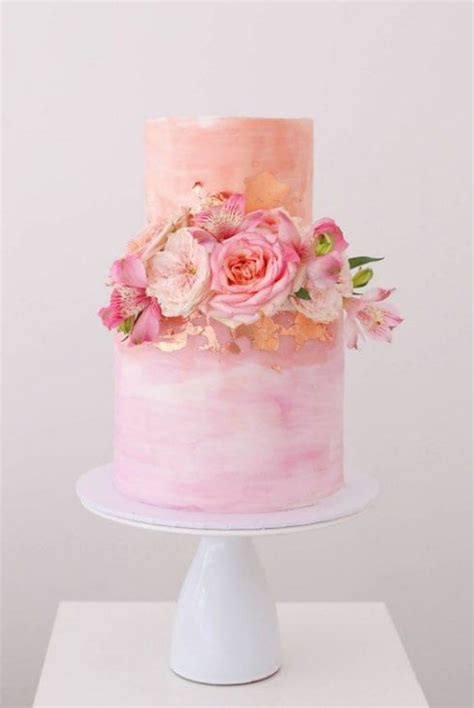 10 The Prettiest Floral Wedding Cakes For Any Season