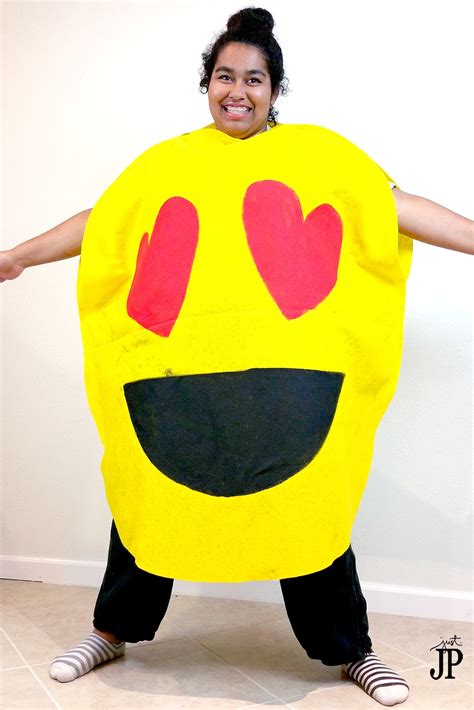 Two No Sew Diy Emoji Costumes For Under 25 Jphalloween