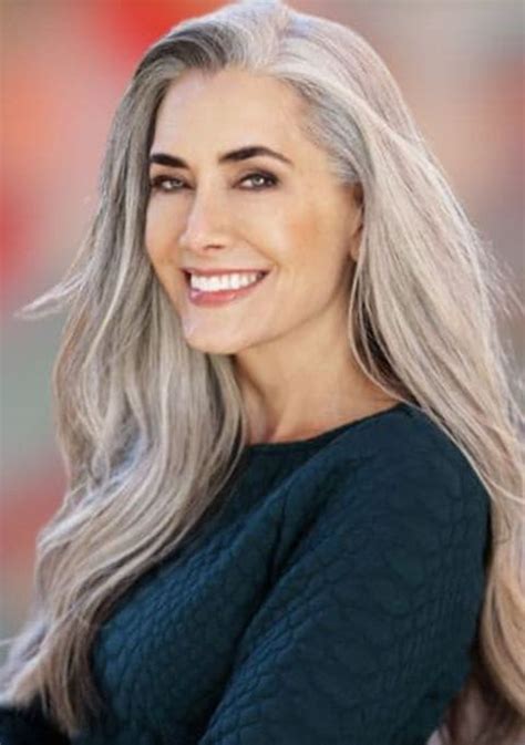Easy And Cool Long Hairstyles For Women Over 60 In 2021 2022